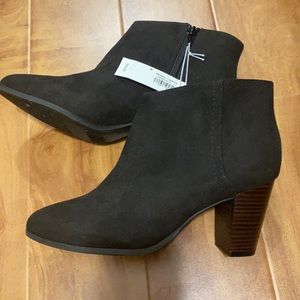 Brand new old navy black booties (size) 8